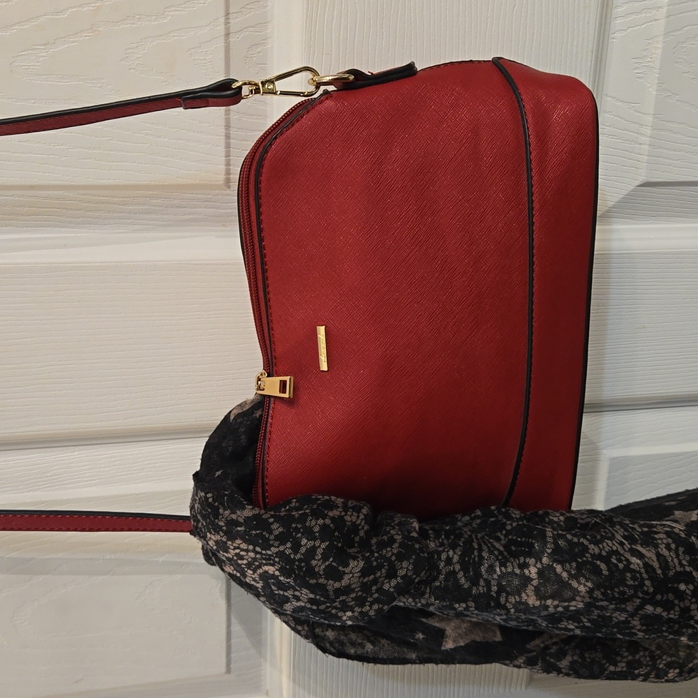 3 for $20☢️ Lovevook-crossbody,purse,bag,deep red,gold hardware,faux leather